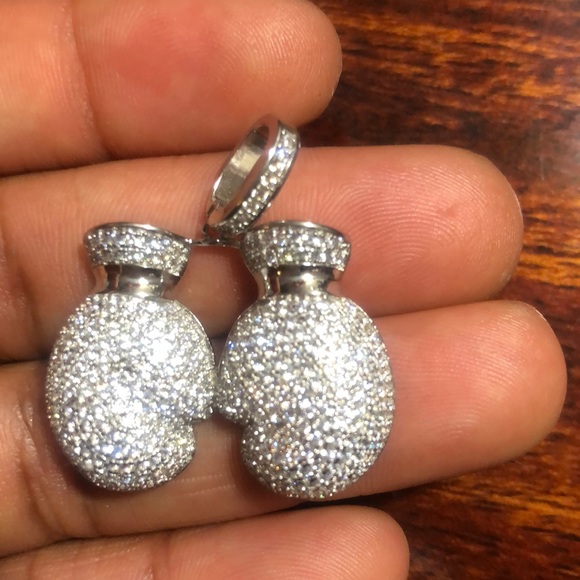 Silver boxing glove pendant